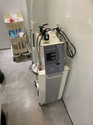-LESSMORE科技头皮理容中心