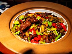 小炒黄牛肉-魏铭鱼头捞饭(嘉善店)