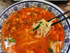 -巍山𤆵肉饵丝