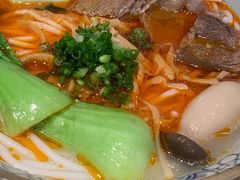 苗家红酸汤牛肉粉-俏凤凰(美林M·LIVE天地东座店)
