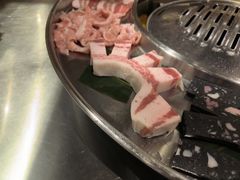 二指宽黑猪五花肉-哈哈碳都·牛肋条无限自助烤肉(台江万达店)