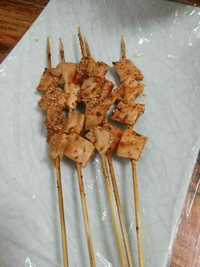 金龙烧烤大排档-"店面虽小,烤串种类一应俱全,口味独特,令.