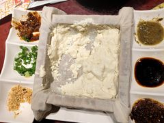 -95号酱骨·一块豆腐(展春园西路店)