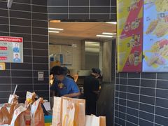 -麦当劳(中二横路店)