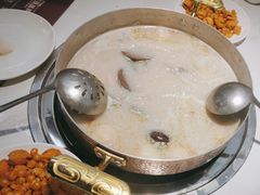 -洪氏嗨捞·广东猪肚鸡·椰子鸡火锅(西咸万象城店)