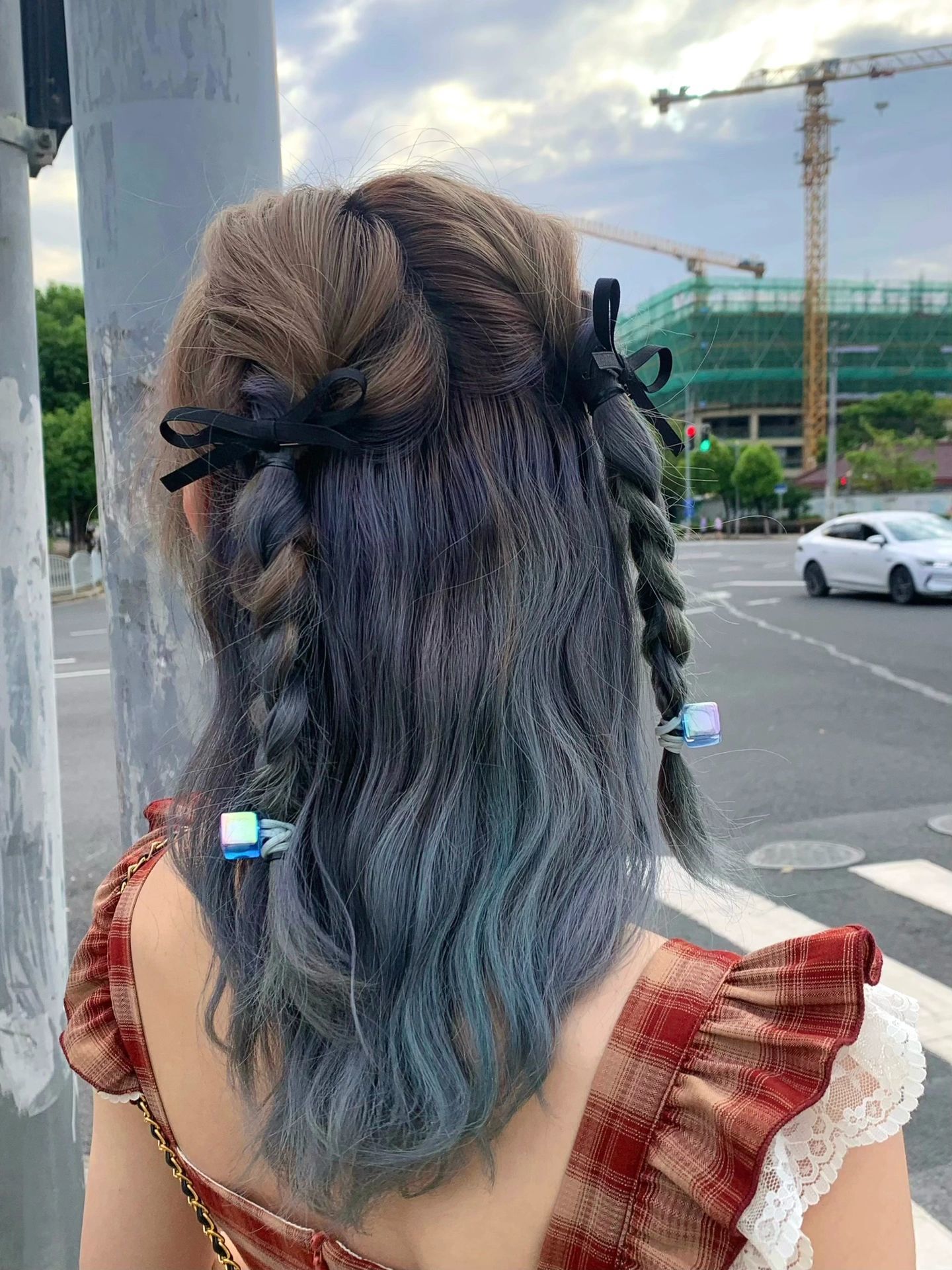 饱满又好看\\n在外面玩了一整天头发还是美美哒~\\n