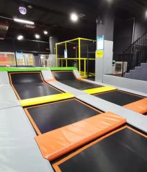 -蹦贝运动中心·蹦床·攀岩·闯关(龙岗店)