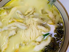 招牌黄鱼面-明呈黄鱼面馆(斜土路店)