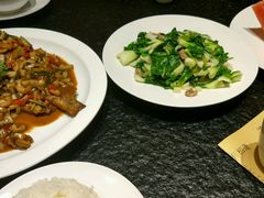 -鱼鲜饭香·招牌汽锅剁椒鱼头王