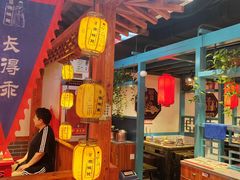 -宽板凳老灶火锅(台湾街店)