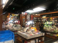 -西西弗书店&矢量咖啡(壹方购物中心店)