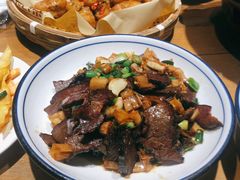 白辣椒炒腊牛肉-肖记公安牛肉鱼杂馆· 省级非物质文化遗产(仁和路店)