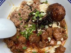 辣肉面-沪西老弄堂面馆(定西路店)