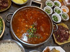 -黄利砖万峰林布依特色酸笋牛肉馆