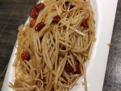 酸辣土豆丝-庆合府重庆大排档(紫都城店)