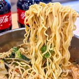 谁能不爱这一口黏黏糊糊的砂锅面？
