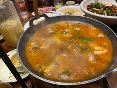 -老滇山寨•云南特色菜•地方菜•民族风情歌舞表演(金碧店)