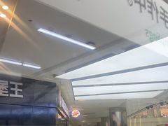 -百年港湾奥特莱斯(香炉礁店)