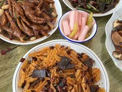 -丹水桥地锅鱼·翘嘴鲌·地方特色全鱼宴(丹江口大坝店)
