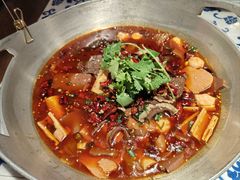 -川流不息·地道川菜·小龙虾(新松江路店)