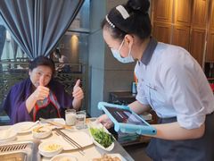 -海底捞火锅鲜切牛肉主题店(长寿路店)
