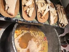 -芸山季·云南野生菌火锅(人民广场来福士店)