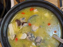 姬松茸炖鸡-妈妈的味道(和顺古镇店)