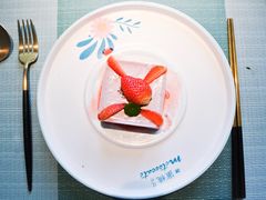 草莓外交官-蜜桃花开·中西融合菜E&W(南长街店)