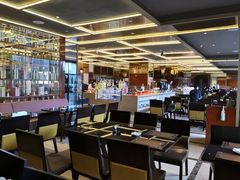 大堂-大中华希尔顿酒店-念自助餐·嗨啤·小龙虾