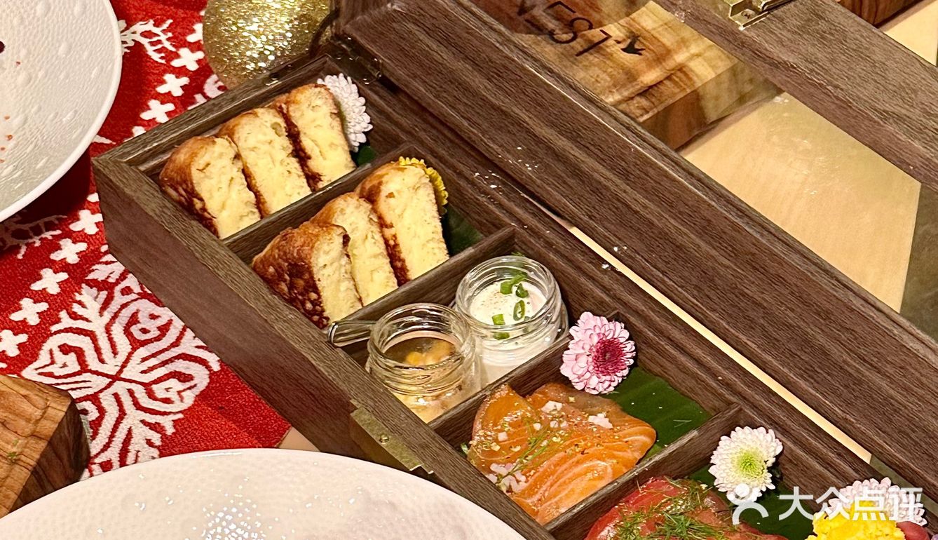 西湖边!室内圣诞树森林🌲好拍还不冷!!