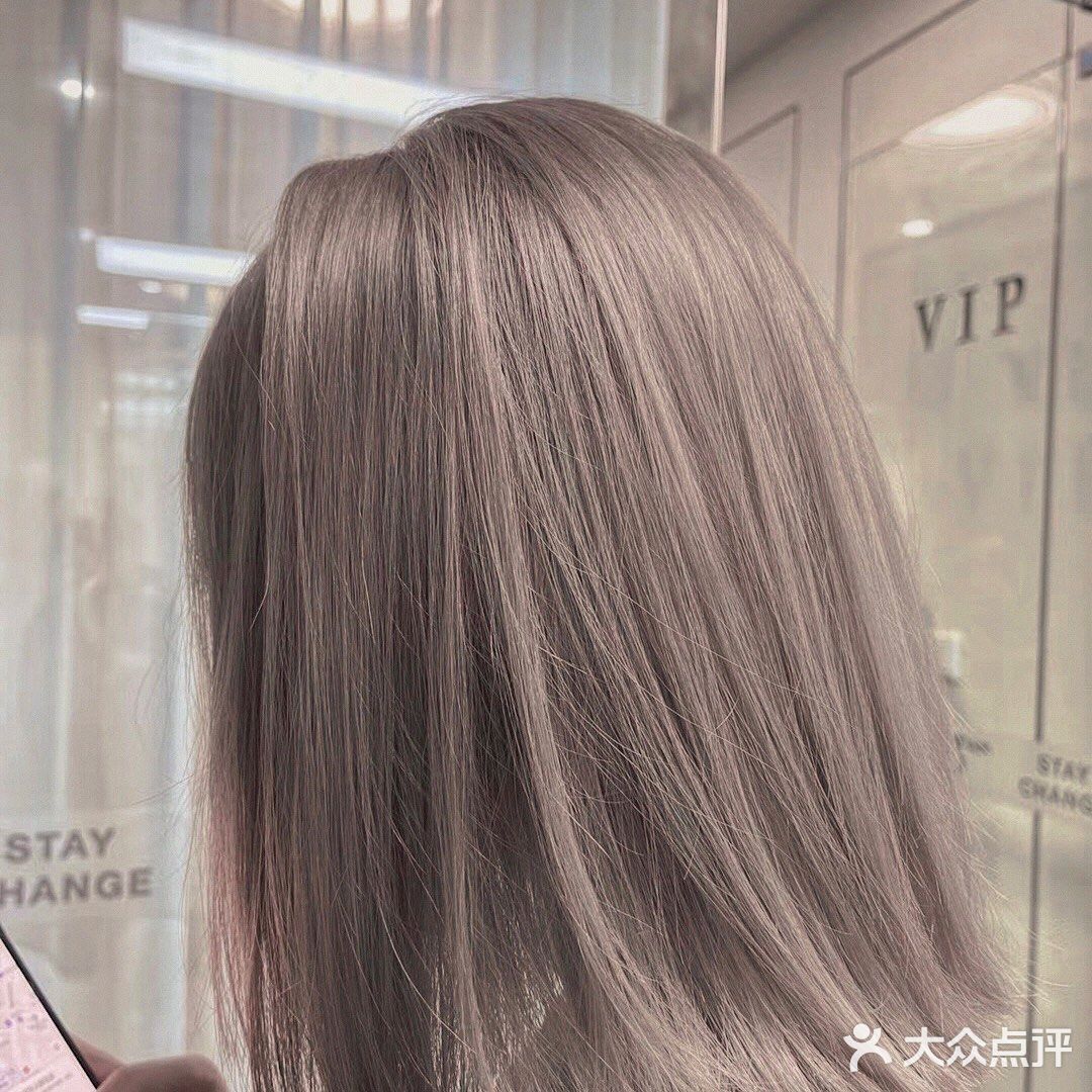 2021最火的斩男发色奶茶灰棕色