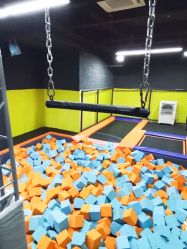 -蹦贝运动中心·蹦床·攀岩·闯关(龙岗店)