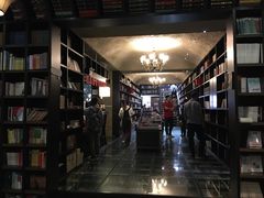 -钟书阁(松江泰晤士小镇店)