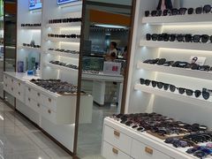 -J-Optical佳视明眼镜·蔡司视觉(青岛金茂览秀城店)