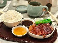 乳猪烧鹅双拼饭-镛记酒家