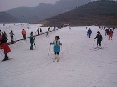-济南卧虎山滑雪场