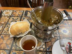 咖喱崩沙牛腩配猪仔包-番茄屋葡式美食(总店)