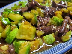 红蘑炒棒黄瓜-独一处小酒馆