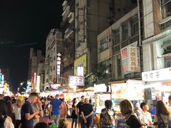 -六合夜市