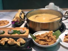 -六少·猪肚包鸡火锅(卓悦INTOWN店)
