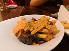 菌菇烩腐竹-五观堂素食(新华路店)
