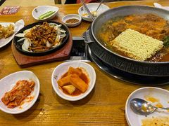-喇喇排骨火锅·传统韩式脊骨汤(望京西园总店)