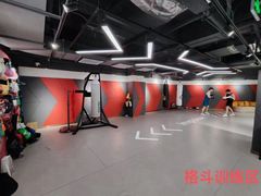 -英派斯健身旗舰店(海信国际中心馆)
