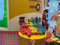 -m豆巧克力世界(上海世茂广场店)