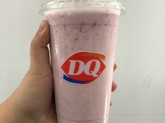 浓郁草莓奶昔买一送一双杯-DQ·蛋糕·冰淇淋(徐东销品茂店)