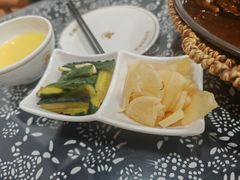 秘制爽口小菜-八两八金·莱芜特色炒鸡(漳浦路店)