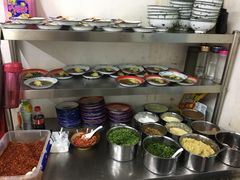 自助调料区-咏勝锑锅麻辣烫(净居寺路总店)
