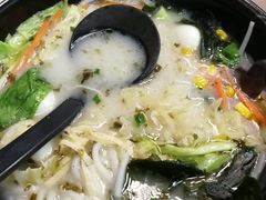 -灵芝妹子海鲜米线(香炉礁山姆店)