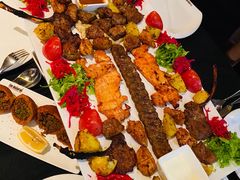 碎牛肉饼烤肉拼盘-Efes Turkish & Mediterranean Cuisine 艾菲斯餐厅(陆家嘴店)