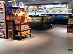 -中百仓储超市有限公司(越秀星汇维港店)